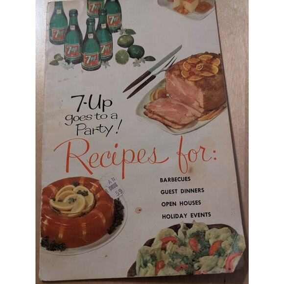 🧨 Vintage 1961 7up Recipes Booklet - Picture 1 of 2